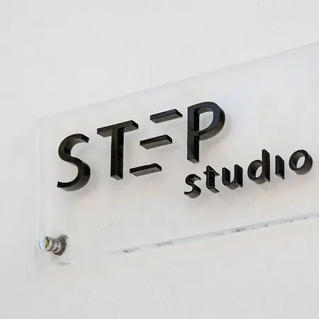 Step Apartahotel *